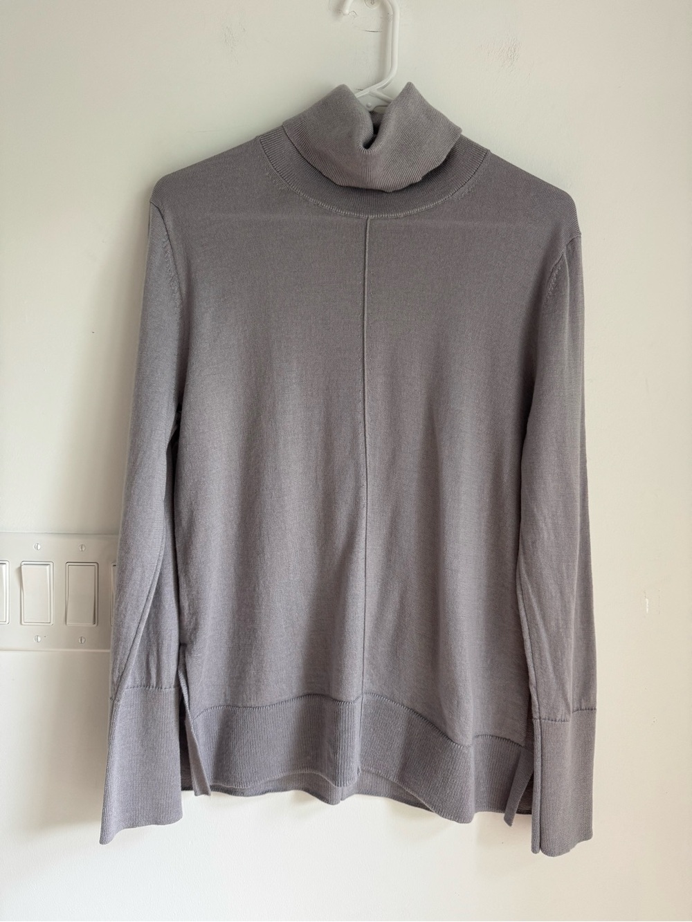 BANANA REPUBLIC FACTORY 100% Merino Wool Turtleneck Sweater Women’s M‎